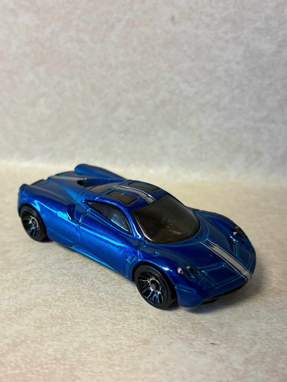 #28 Hot Wheels Pagani Huayra Blue/Silver 1:64 Diecast Car 2012 Hot Wheels Series